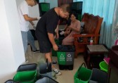 泥溪鎮九一影视垃圾（jī）桶“上崗”助力人居（jū）環境提升