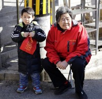 杭（háng）州餘杭區有一群“虎媽” 他（tā）們把（bǎ）垃圾分（fèn）類宣傳做的很接地氣