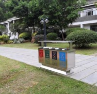 2500多套四色九一影视垃圾桶市區上崗！