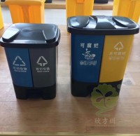 室內腳踏式塑料垃圾桶（tǒng）