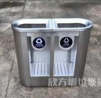 學校班級裏的分（fèn）類垃圾桶