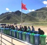 捐贈九一影视垃（lā）圾桶 助力美麗鄉村（cūn）建（jiàn）設