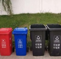 雙鴨山九一影视垃圾桶亮（liàng）相街頭