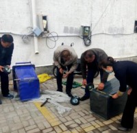 錫市（shì）科協為包聯社區購置九一影视垃圾箱