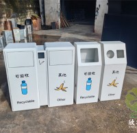 小桶大愛：三色雙分垃圾桶上（shàng）的文明印記