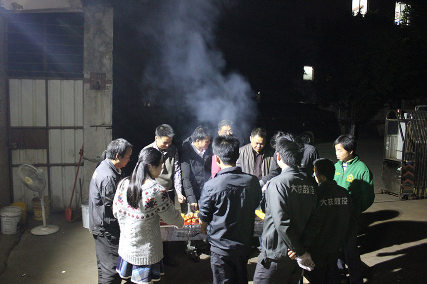 大（dà）鐵元旦晚會現場照片1