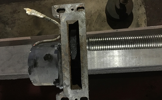 線切割機床絲杆（gǎn）齒輪如何更換