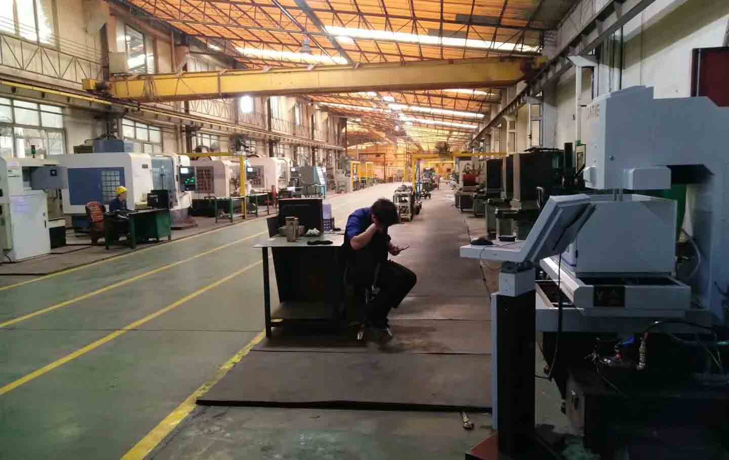 肇慶（高（gāo）登鋁（lǚ）材）全伺服中走絲（sī）現場安裝照片2