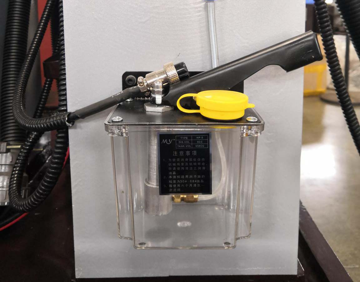 線切割（gē）絲杠（gàng）上（shàng）油教程1