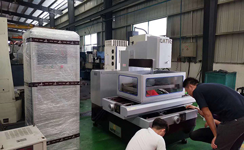 三水（澳美廣屏模（mó）具）中走絲現場安裝