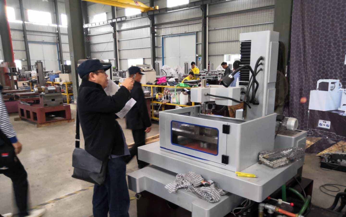 攀枝花（夢夢（mèng）科（kē）技）極速中走（zǒu）絲考察工廠