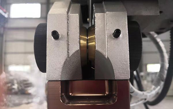 線切（qiē）割導輪抖動1