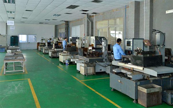 佛山（源田（tián）床具機（jī）械）車間現（xiàn）場