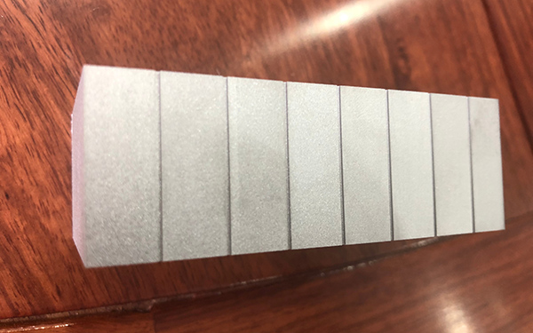 中（zhōng）走絲修刀有